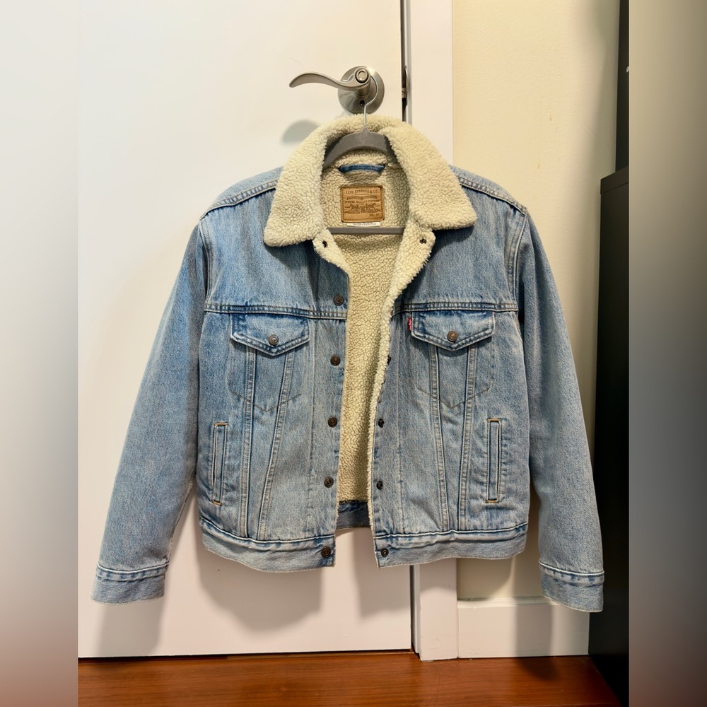 Levi's Premium Women’s Ex-Boyfriend Sherpa Lined Denim Trucker Jacket